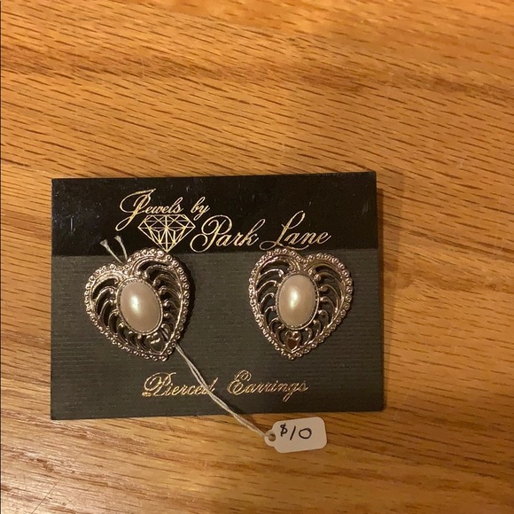 Park lane Earrings - Picture 1 of 1